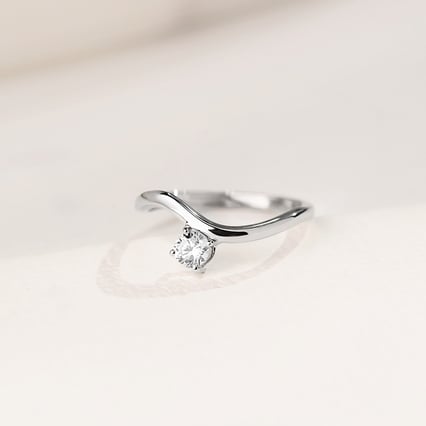 Verlobungsring mit einem Diamanten Lyra