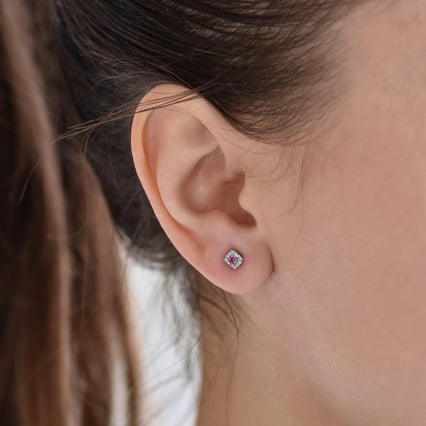 Ohrstecker mit Saphiren im Halo-Stil Sukie