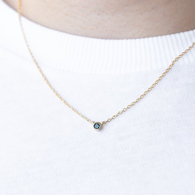 Minimalistische Kette mit einem Londoner Topas Glosie 125141