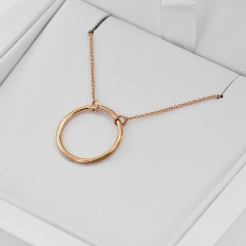 Goldene Halskette in minimalistischer Form Karma