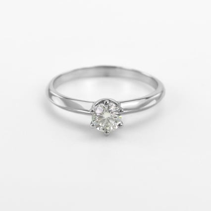 Verlobungsring mit Moissanit Tila