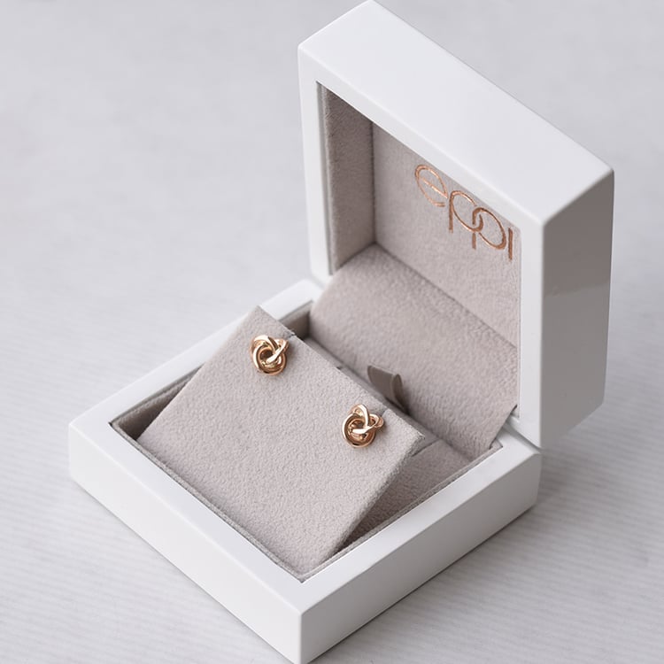 Goldene Ohrringe in Knotenform Tenzan 72766