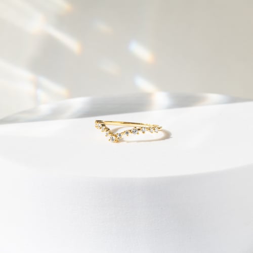 Eternityring in V-Form mit Diamanten Kenzie