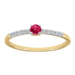 Silberring mit Rubin und seitlichen Lab Grown Diamanten Tyla
