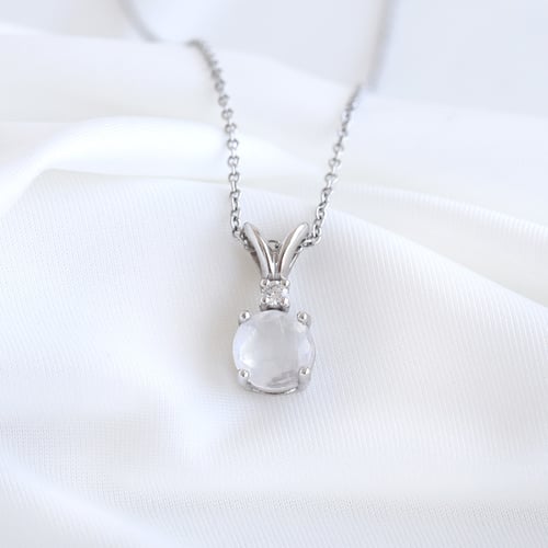 Anhänger aus Gold mit Mondstein und Diamant Timotei