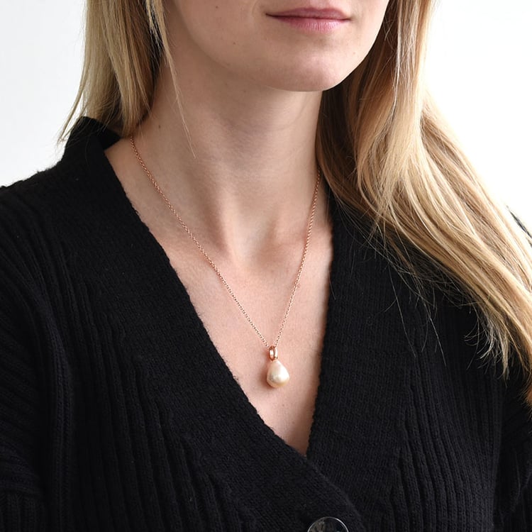 Vergoldeter Anhänger mit Perle Olav 83695