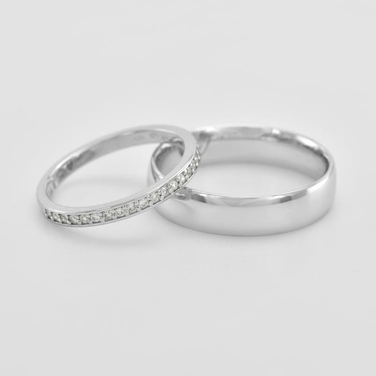 Eheringe aus Eternity-Ring mit Moissaniten und ein breiter Komfort-Ring Mewya 105300