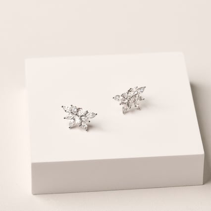 Luxuriöse Ohrstecker mit Lab Grown Diamanten in Marquiseform Ishita