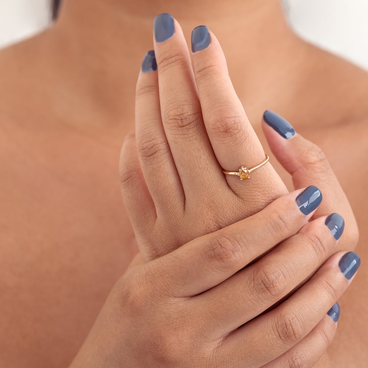 Goldring mit fünfeckigem Salt and Pepper Diamant Denica 126239