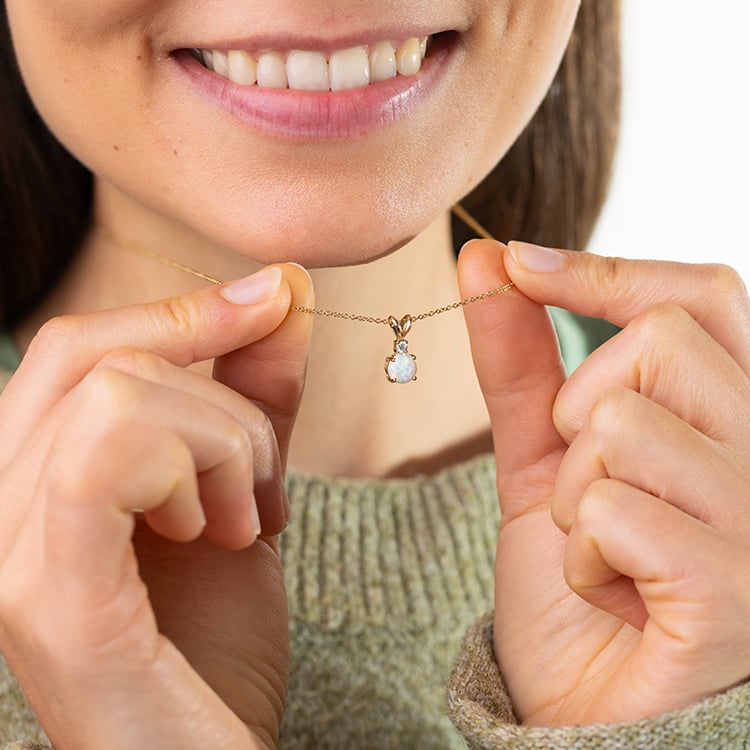 Anhänger mit weißem Opal und Diamanten Emolyna 147456