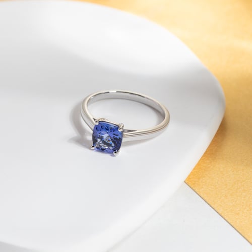 Goldring mit Cushion Tansanit Darion