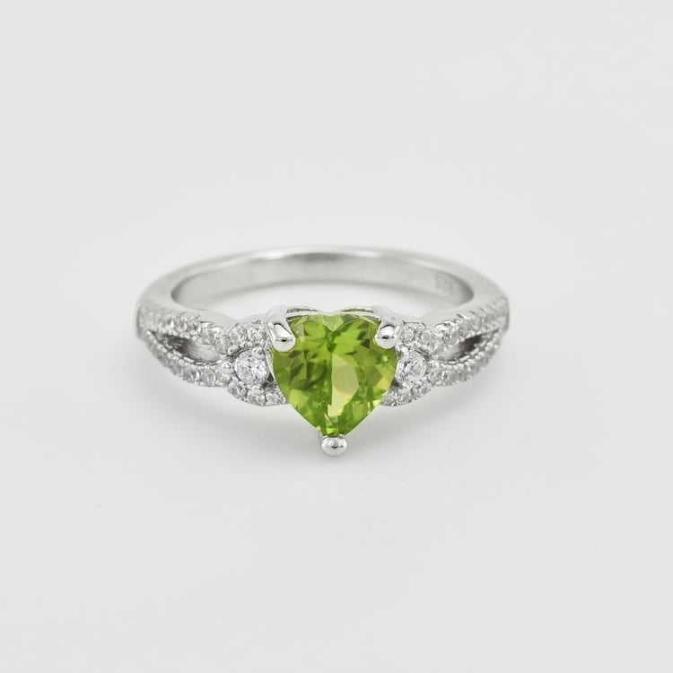 Ring mit Olivin aus Silber 37491