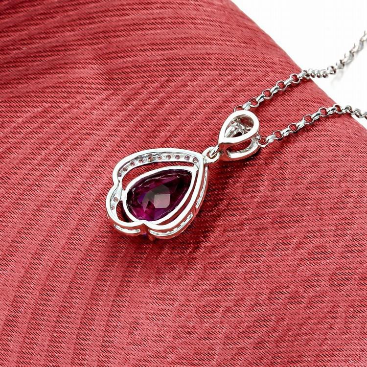 Goldener Anhänger mit Amethyst und Diamanten 5281