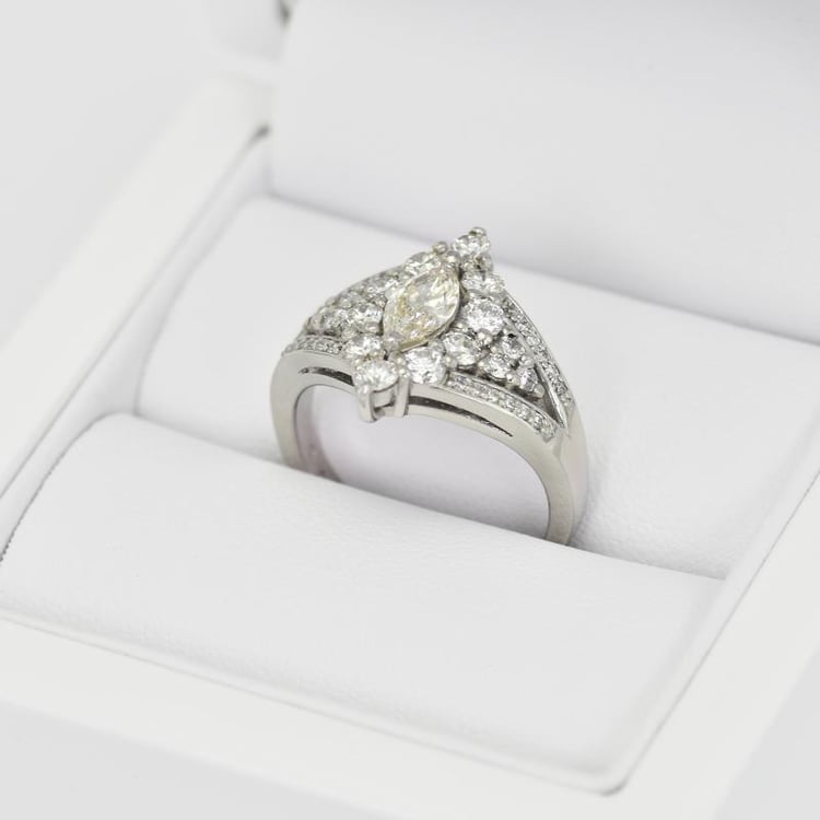 Platinring mit Diamanten 16772