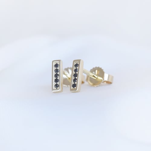 Minimalistische Ohrringe mit schwarzen Diamanten Ismail