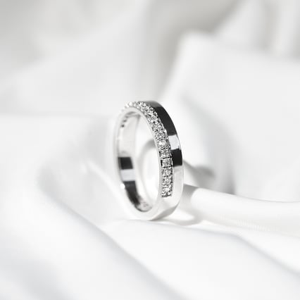 Goldener Eternity-Ring mit lab grown Diamanten Heavana