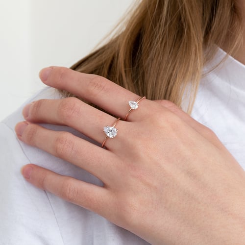 Verlobungsring mit einem Lab Grown Diamanten in Birnenform North