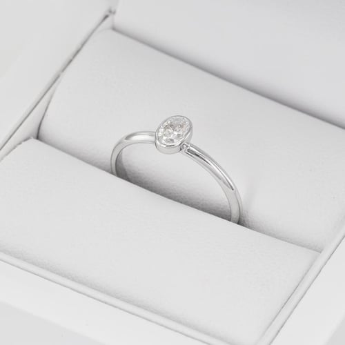 Verlobungsring mit ovalem Diamanten Princeta