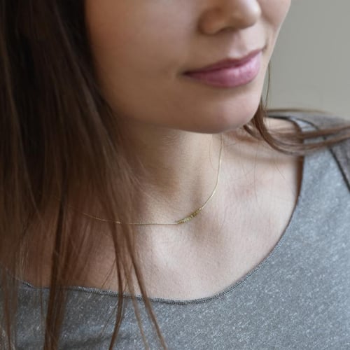 Goldener Choker mit ungeschliffenen gelben Diamanten Inaku