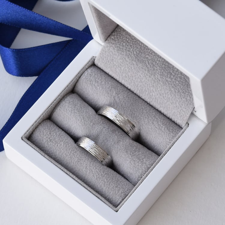 Atypische Eheringe aus Gold Basilio 76717