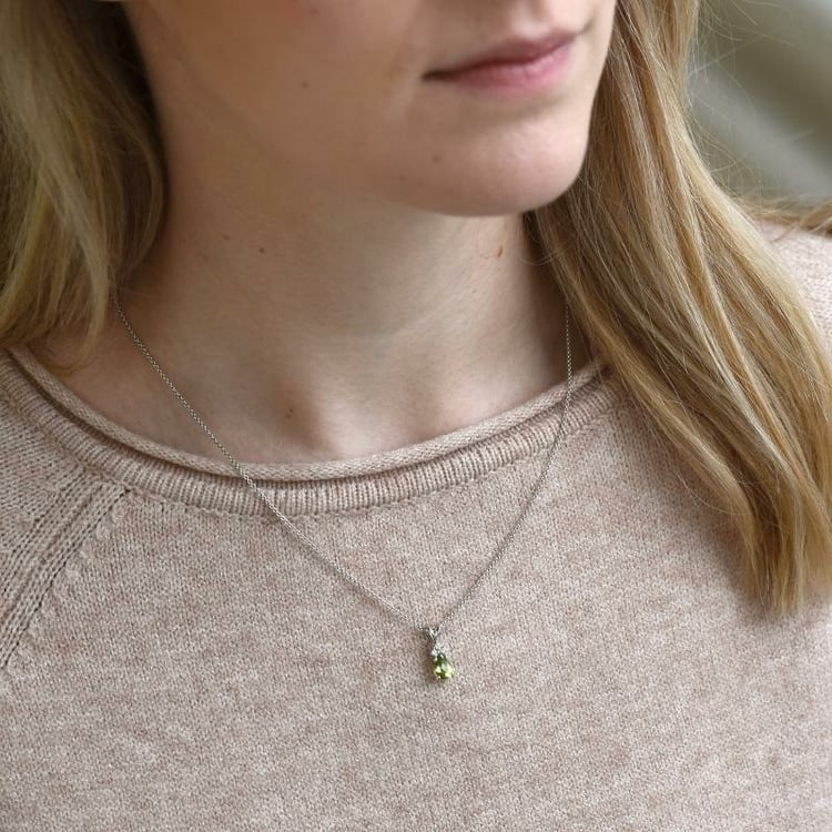 Olivinträne in Goldanhänger mit Diamanten Electrah 107807