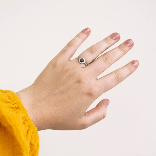 Hallo-Ring mit schwarzem Moissanit und Lab Grown Diamanten Kerau