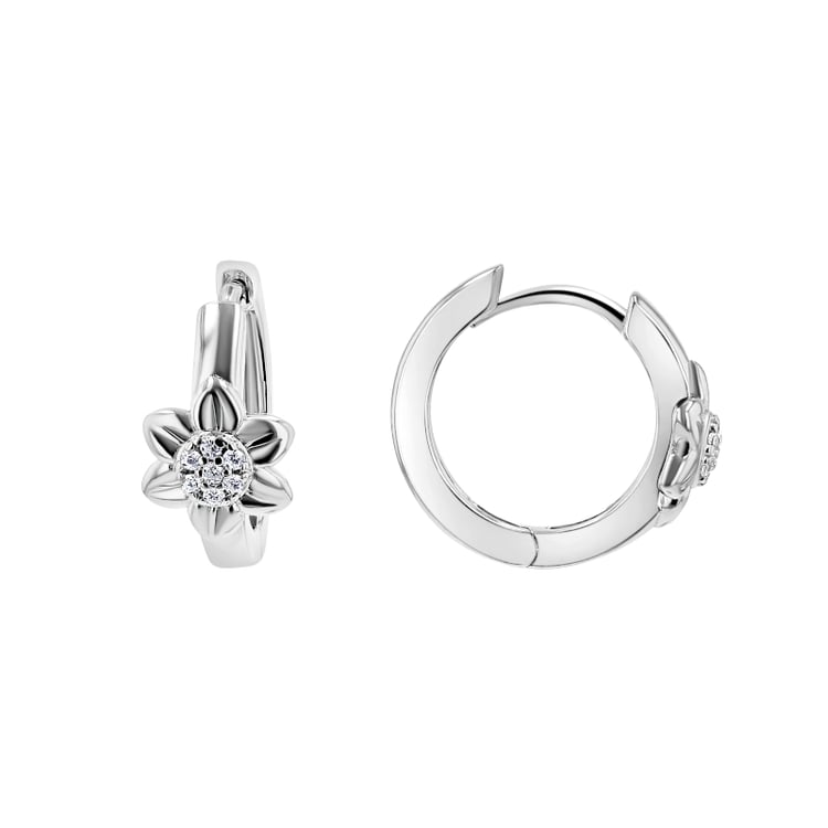 Silberne Creolen mit Blüten