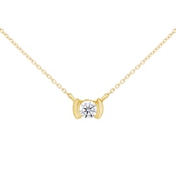 Minimalistische goldene Halskette mit einem Diamanten Gosta