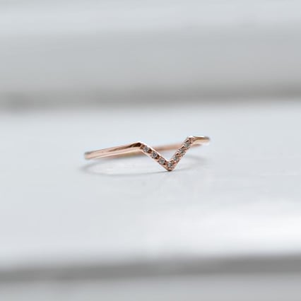 Goldener Ring mit Diamanten Bebeha