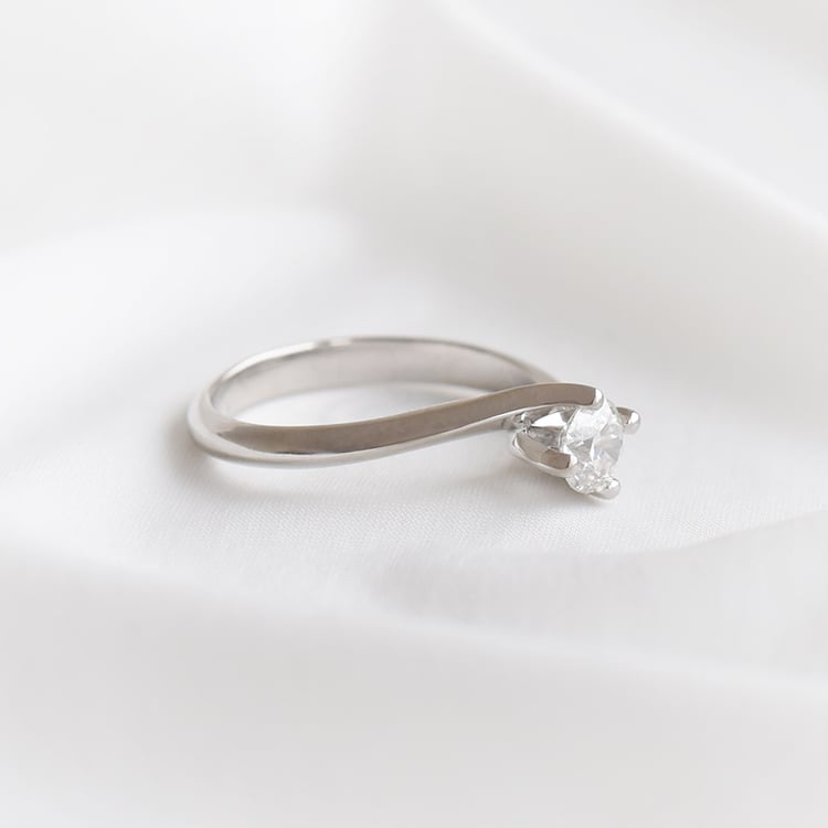 Verlobungsring mit einem 0.45 Karat Diamanten mit GIA-Zertifikat Murine 93801