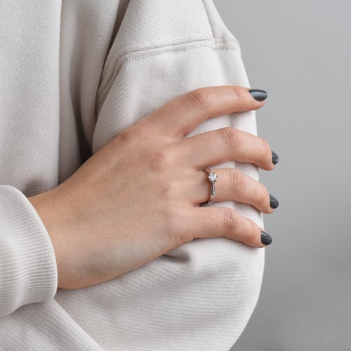 Verlobungsring mit Moissanit Sati