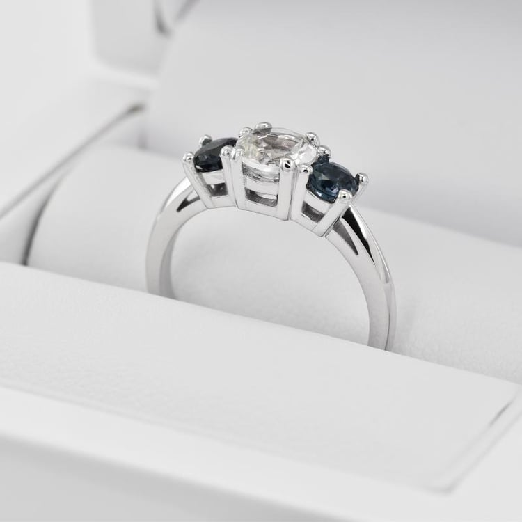 Ring mit Topas 28062