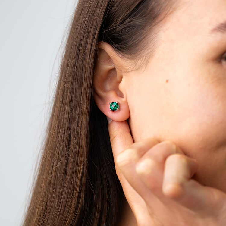 Goldene Ohrringe mit Smaragden Chavonah 147469