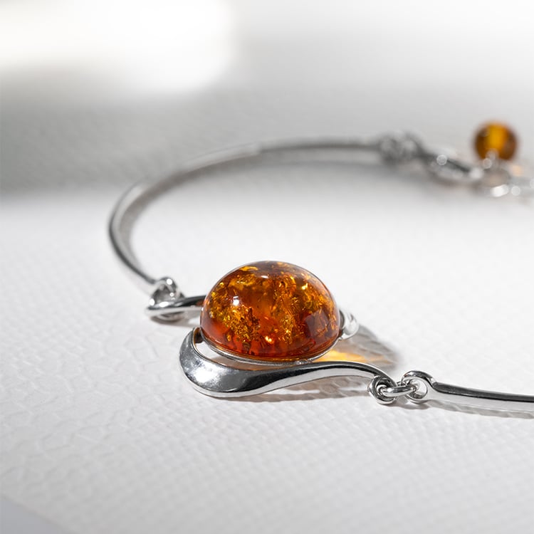 Bernstein im silbernen Armband Clytha 130816