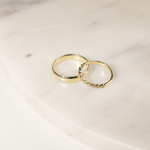 Goldener Eternity-Ring mit Diamanten halbbesetzt Danel