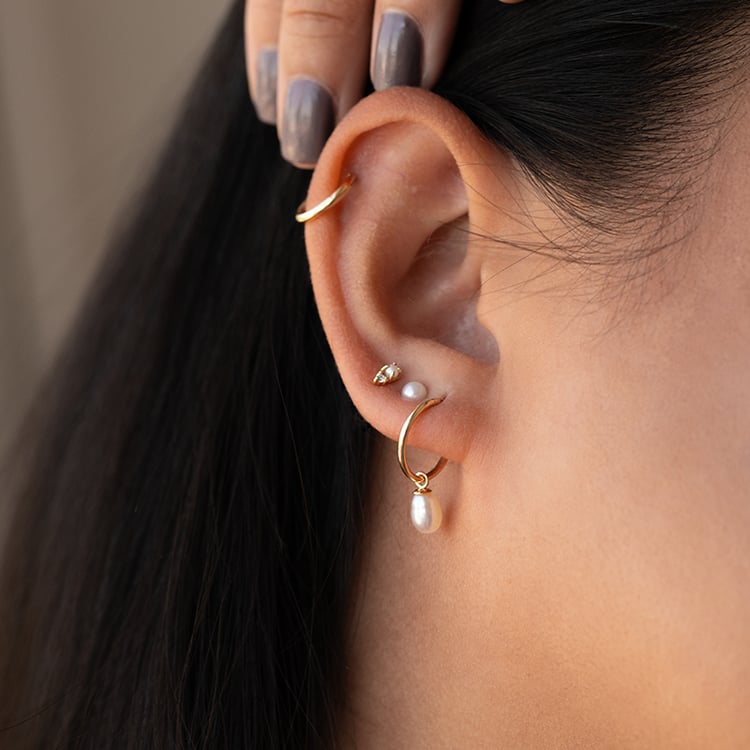 Goldene Ohrstecker mit Perlen und Lab Grown Diamanten Clarice 126634