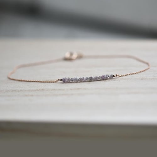 Armband aus Gold mit rosa ungeschliffenen Diamanten Benaty