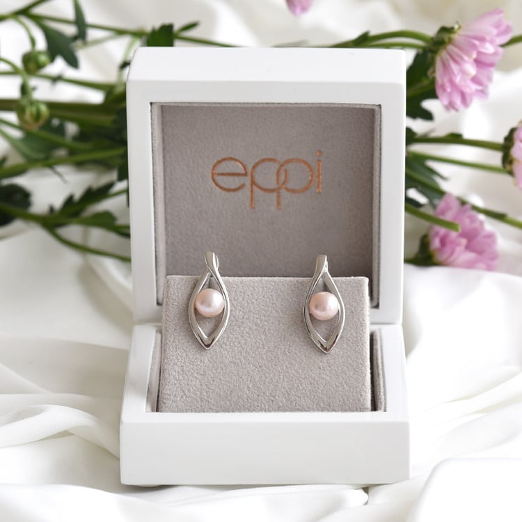 Silberne Ohrringe mit lavendelfarbenen Perlen Carina 83473