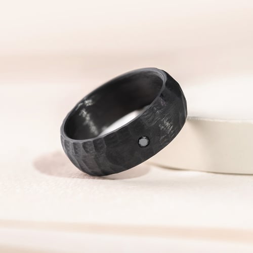 Ring aus Carbon mit atypischer Oberfläche Grover