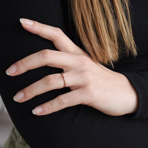 Ring mit seitlichen Diamanten Klemen