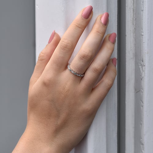 Memoryring mit Smaragden und Diamanten und Herrenring Harieta