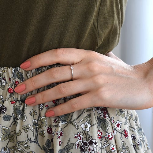 Goldener minimalistischer Ring mit Morganit Emilien