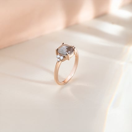 Ring mit einem Salt and Pepper Diamanten Agathe