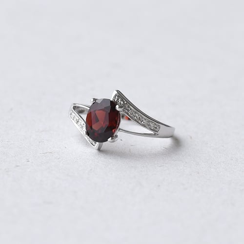Goldring mit Granat und Diamanten Keaton