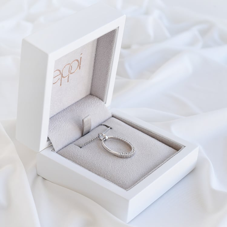 Silberner ovaler Anhänger mit Zirkonia Susie 90743