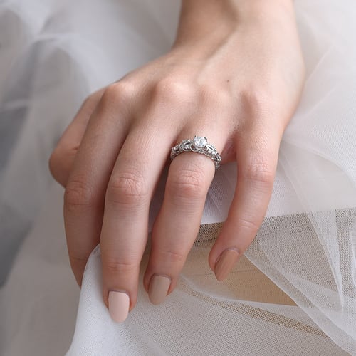 Vintage-Verlobungsring aus Gold mit Diamanten Chantal