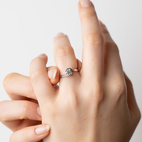 Verlobungsring mit Moissanit Yadu