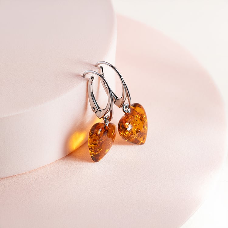 Silberne Ohrringe mit Bernsteinherzen Herta 150520