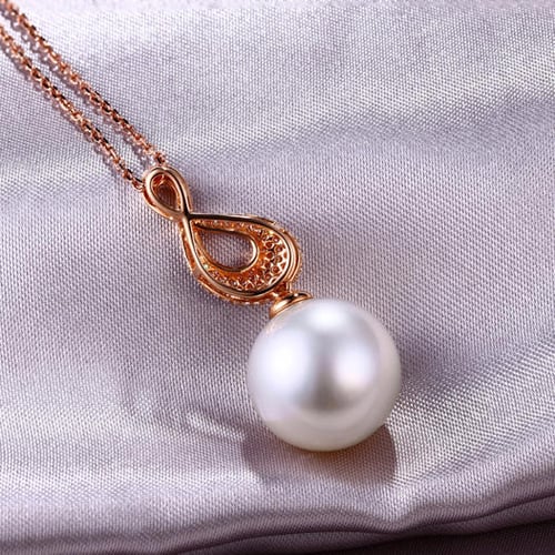 Anhänger mit Südseeperle und Diamanten Uzy