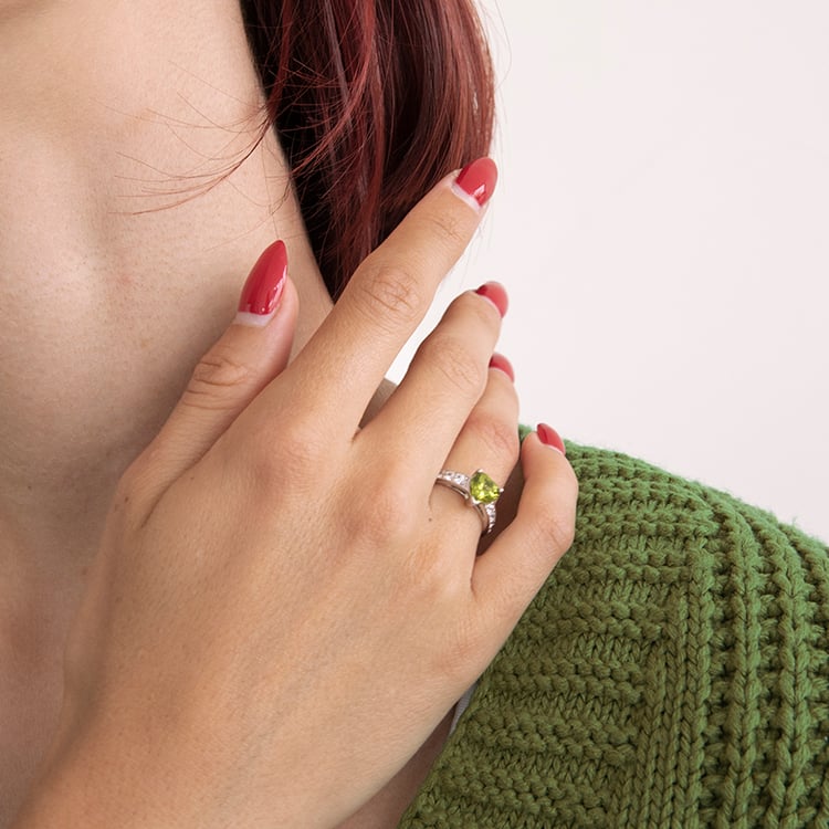 Silberner Ring mit Zirkonia und Olivinen Bailey 109403